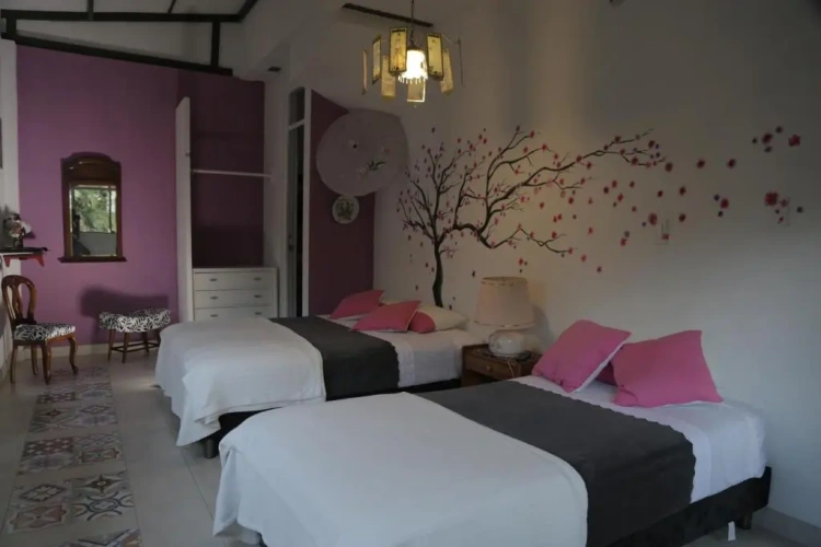 Standard Triple room