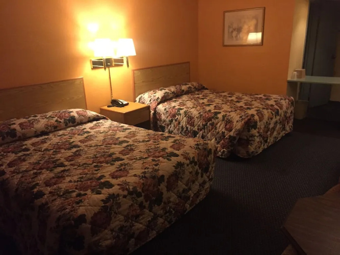 Camelot INN