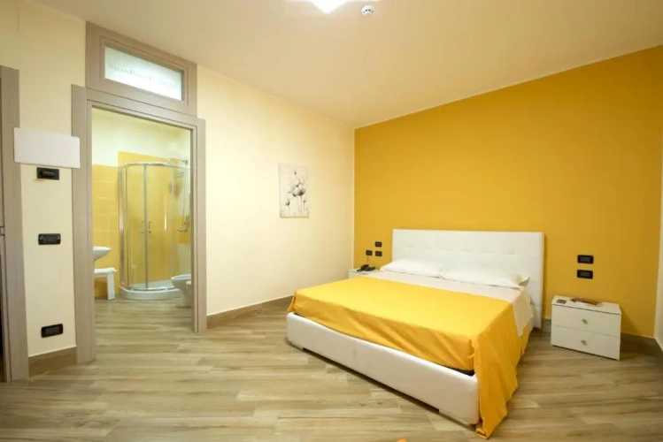 Standard Triple room