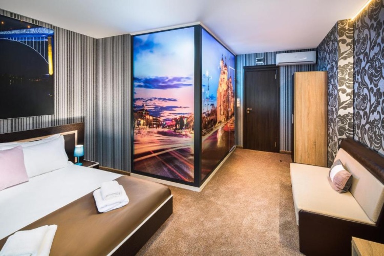 Standard Double room with park view