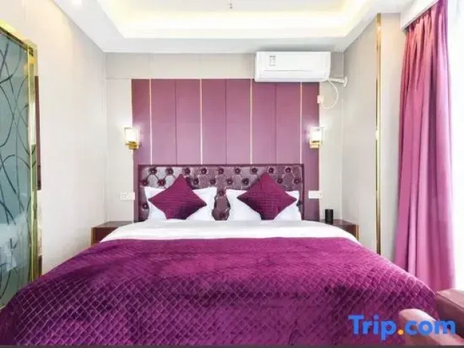Standard Double room with city view
