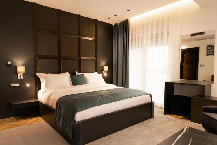 Ador Hotel