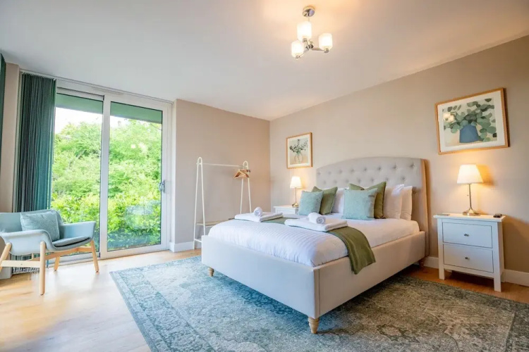 Host Stay Hilltop House