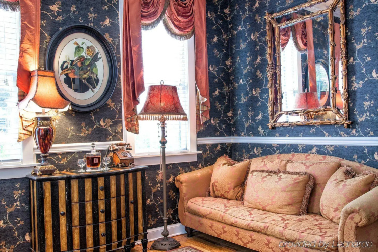Elliott House Inn