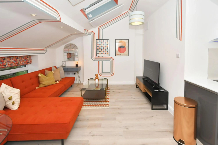 Antrobus Deluxe Apartments by YourStays