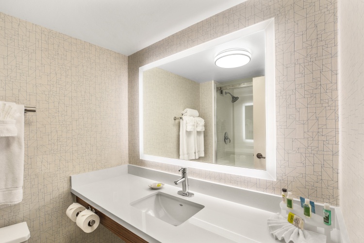 Holiday Inn Express & Suites Tacoma photo 11