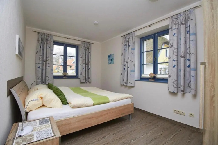 Neue Reihe 43 Villa Regulus EG