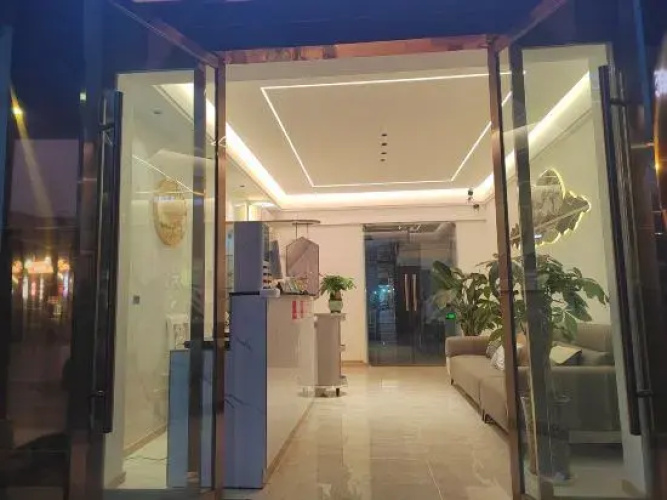 Luojiang Rainbow Hotel