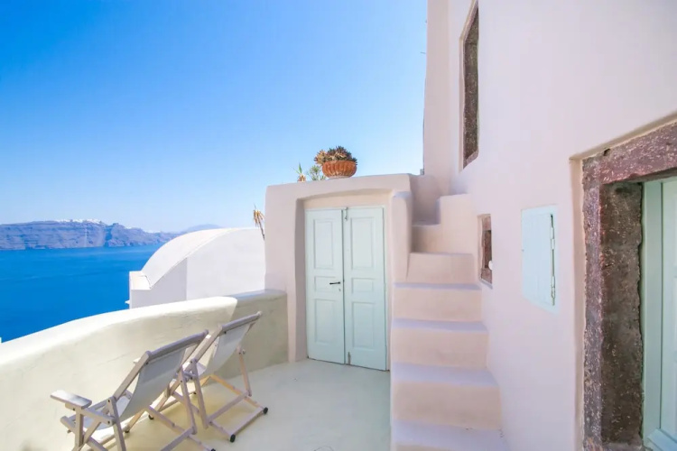 Morfi Cave House