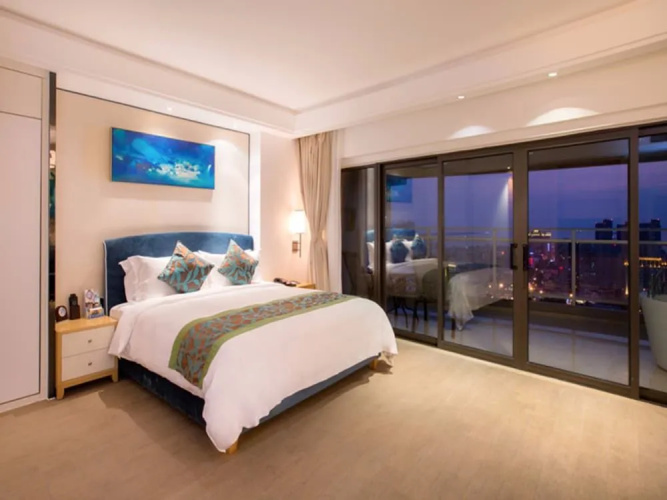 Poly Phoenix Hotel