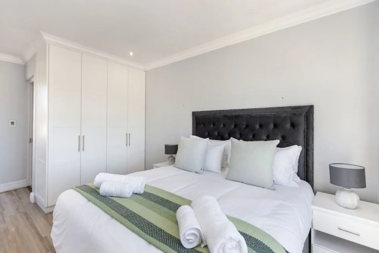 6 Bedrooms Cottage