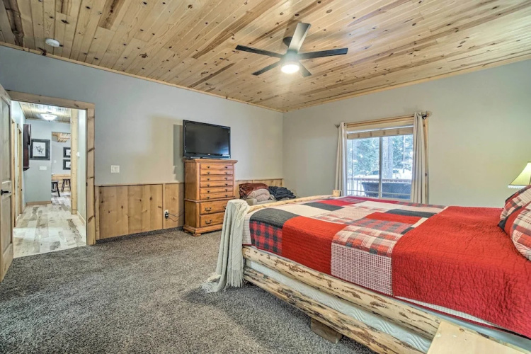 Garden Valley Cabin w/ Loft & Large Deck!