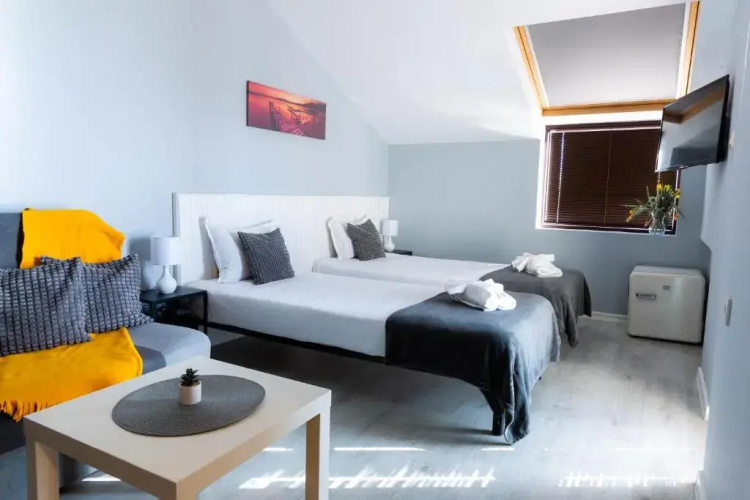La Piazza Hotel