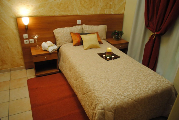 Glaros Hotel