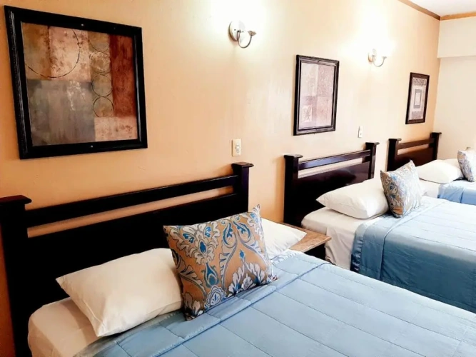 Standard Triple room