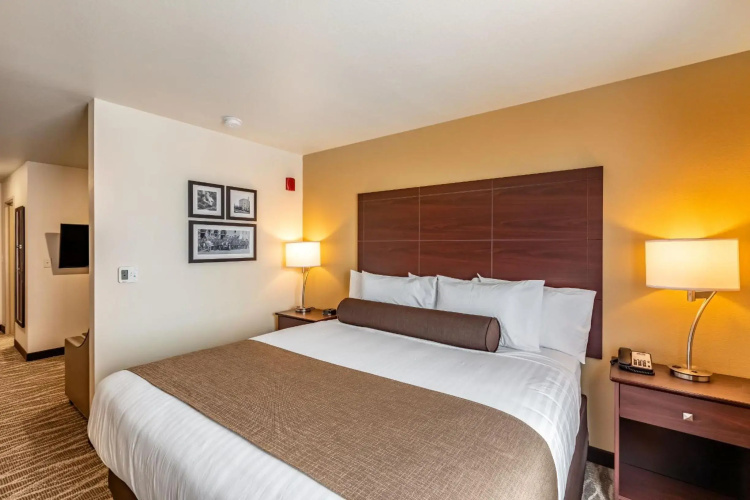 Cobblestone Hotel & Suites – Stevens Point