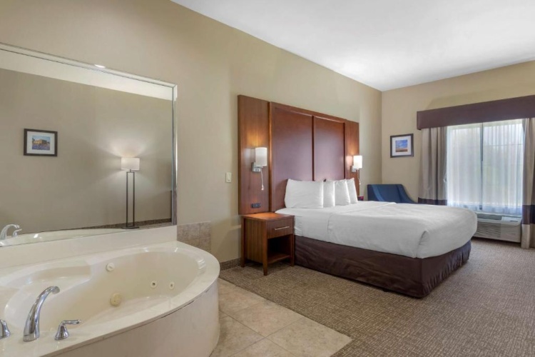 Whirlpool Double Suite