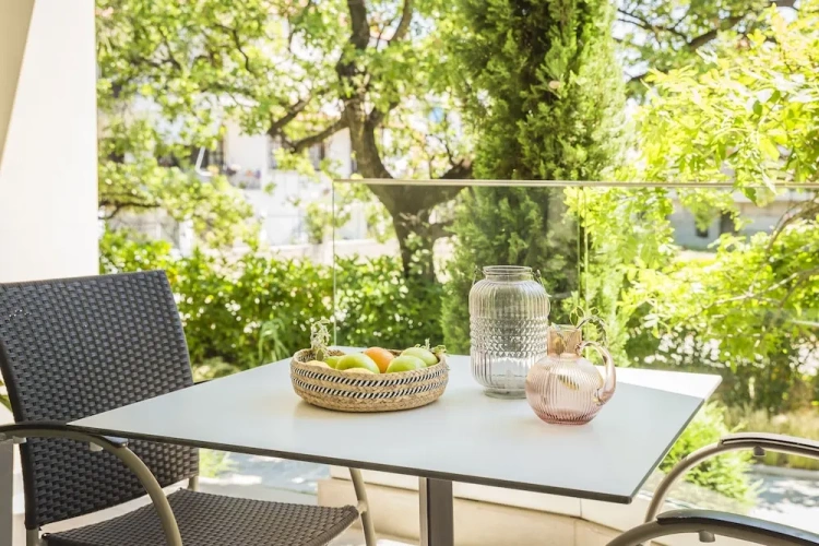 Classic Double room with balcony and with garden view