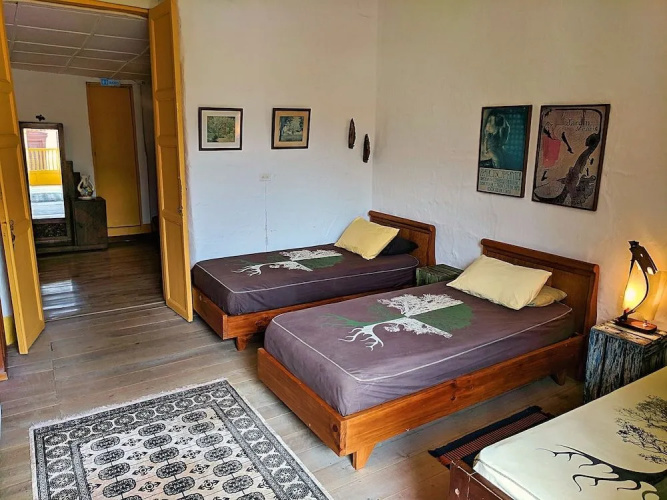 La Casa Amarilla