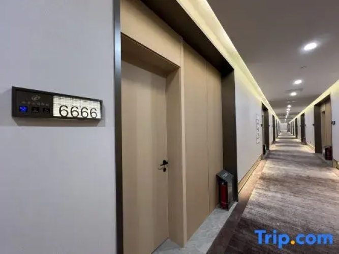 Pingliang Sports Park Hotel