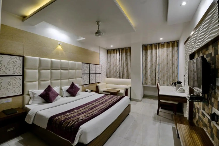 Standard Club room