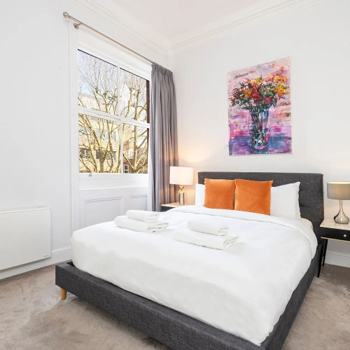 Sextuple Apartment