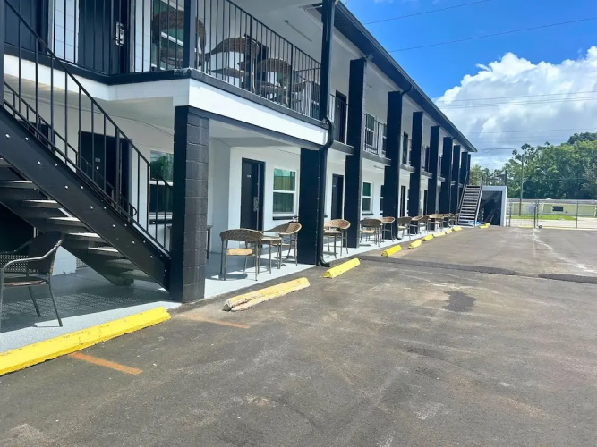 Garden View Motel