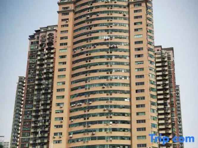 Side Rainbow Hostel