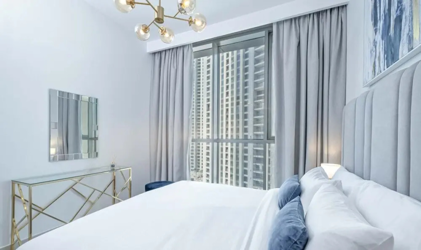 LUX Luxury Downtown Views Suite