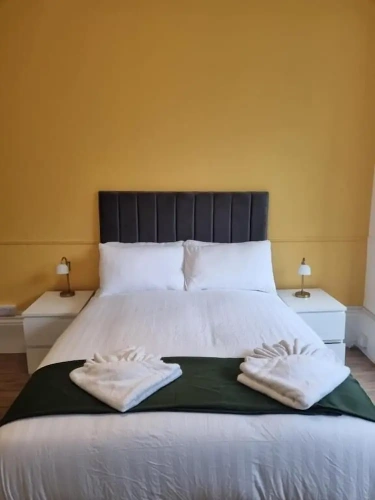 2 Bedrooms Deluxe Apartment with garden view