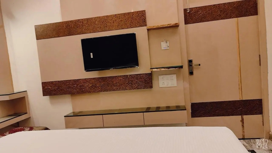 Shraddha Hotel