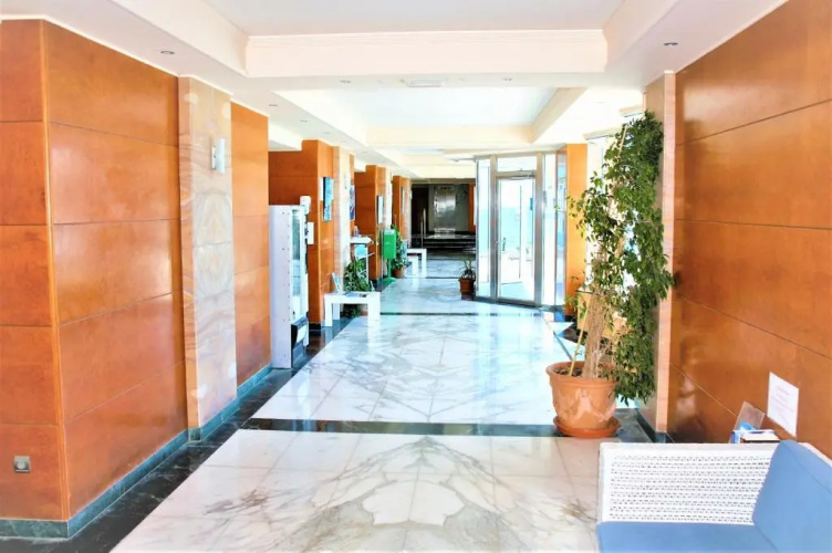 1st Line Daniya APT - Solarium Terrace & Pool