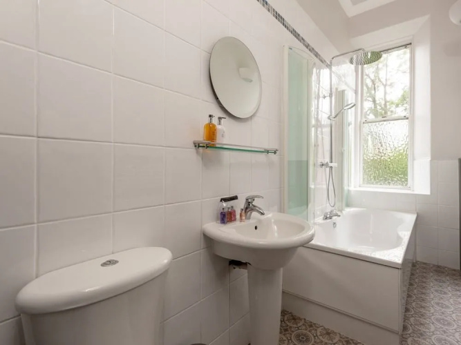 Edinburgh Hillside Apartment