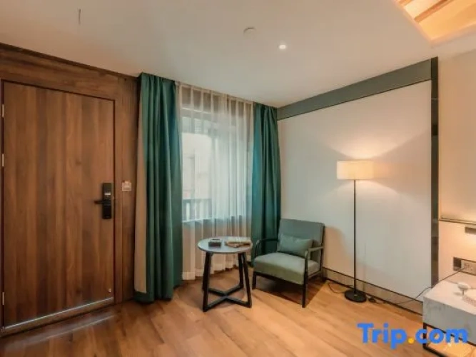 Deluxe Double room with courtyard view