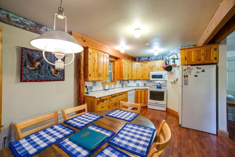 Glacier Holiday Chalet BL3042516886.