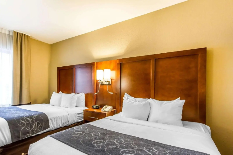 Comfort Suites