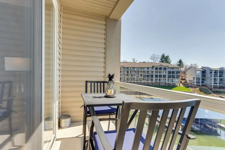Lakefront Condo w/ Pool Access in Osage Beach!