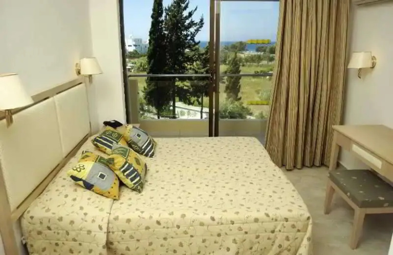 Sunland Hotel