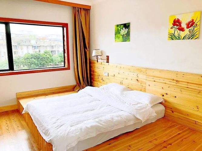 Lakeside Hostel