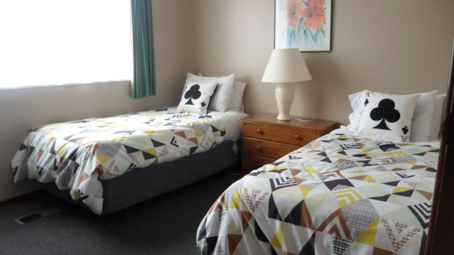 Red Tussock Motel