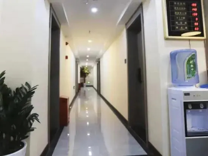 Gaoxian Bairui Hotel