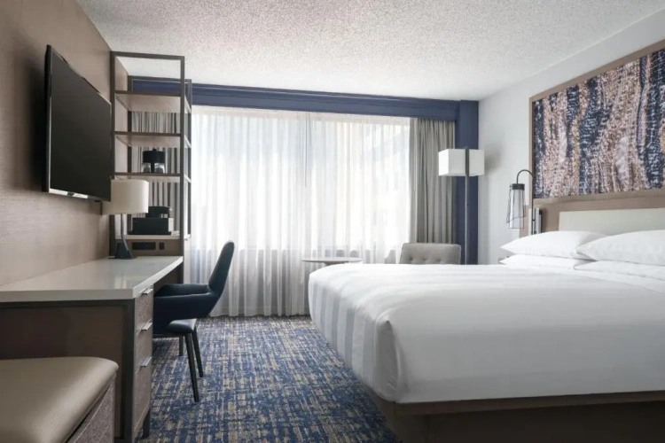 Standard Double room with city view
