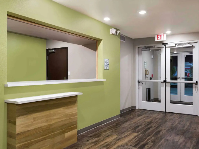 Woodspring Suites Wilmington Riverfront
