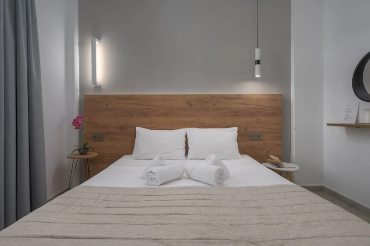 Eleon Suites & Apartments