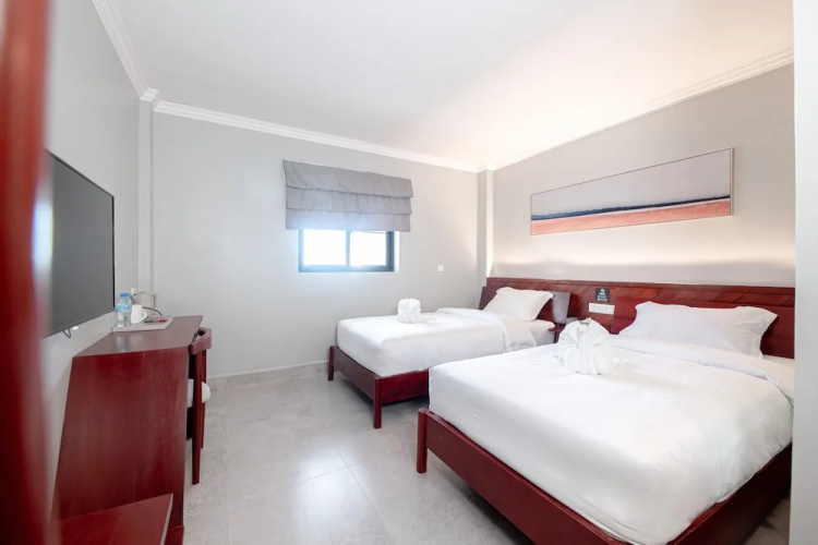 Solar hotel