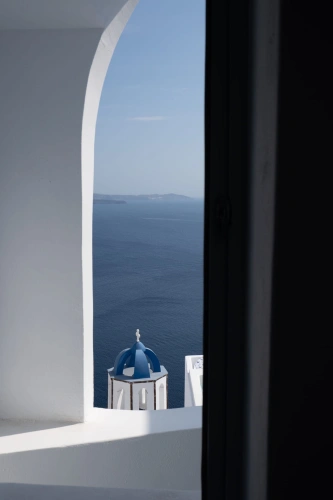 Outdoor Plunge Pool Suite with balcony and with Blue Domes View