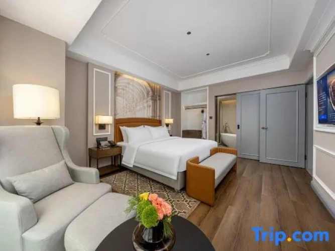 Luxury Suite