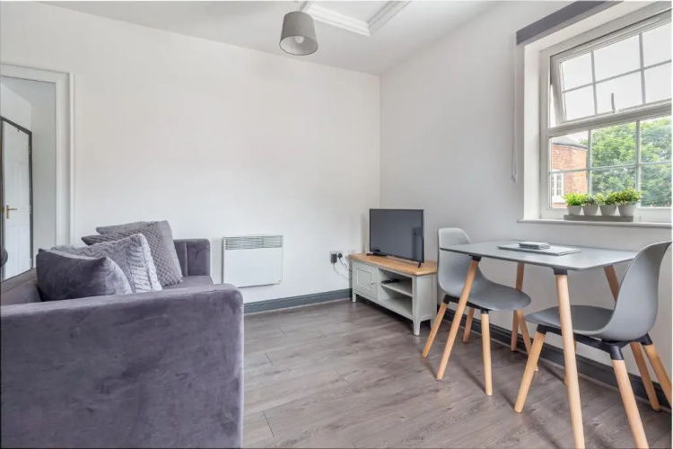 Studio Apartment in Worcester City Centre!