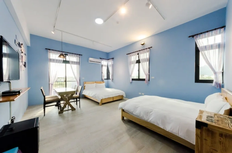 1 Bedroom Standard Quadruple room with balcony