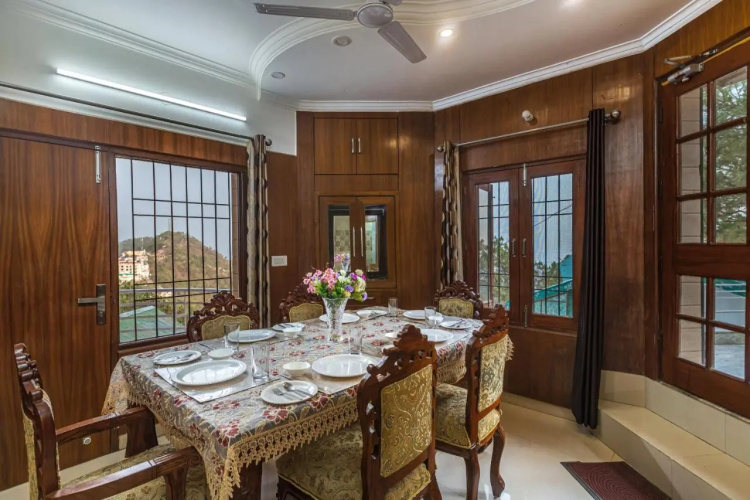 Saffronstays Grandview Haven, Barog